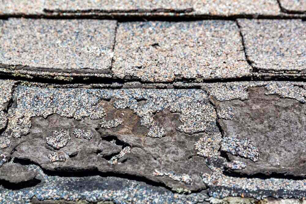 Worn-out roof Worn-out roof